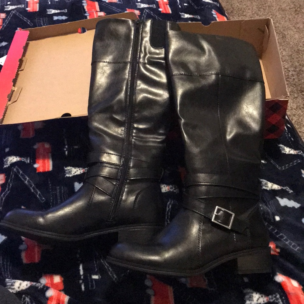 Black boots